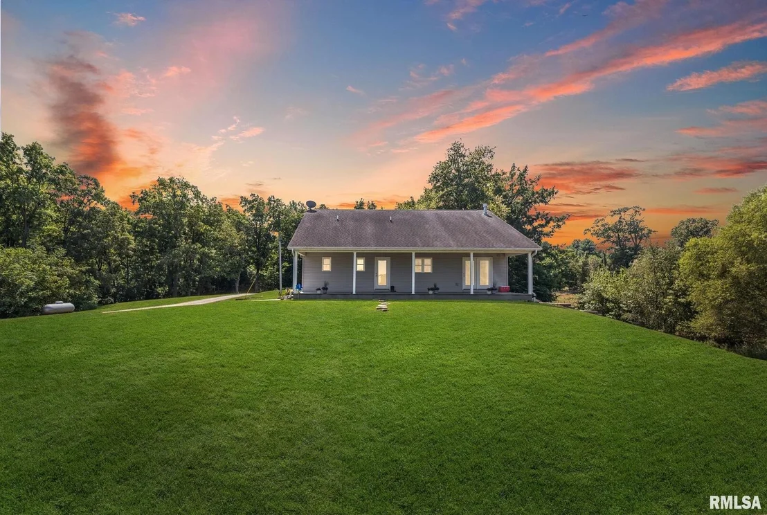 Photo of 520 DEERFIELD Road