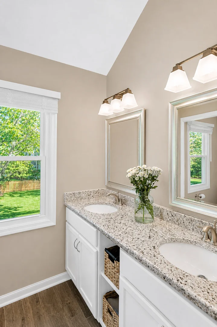 Photo of 2045 Somerset Lane