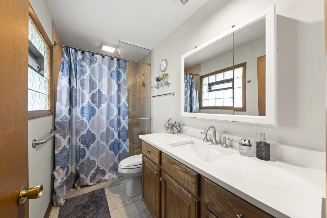 Photo of 403 W Harding Road