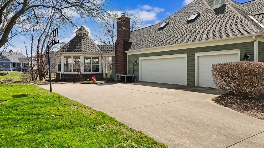 Photo of 2204 Edgewater Place