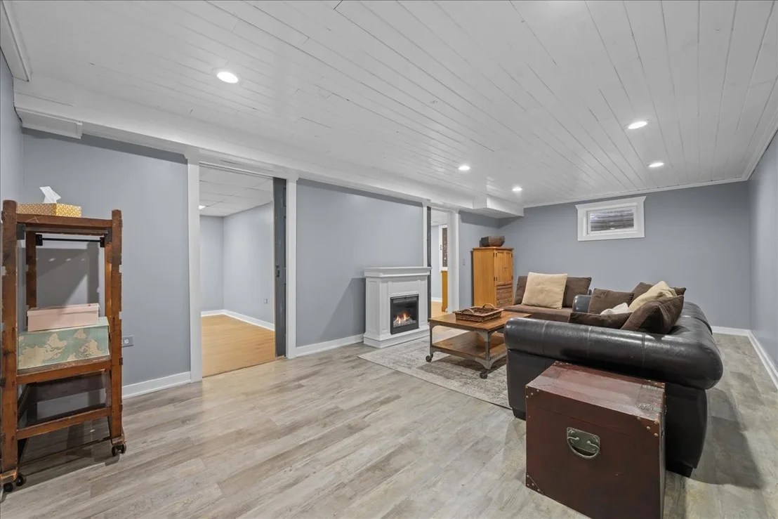 Photo of 9N424 Tamara Drive