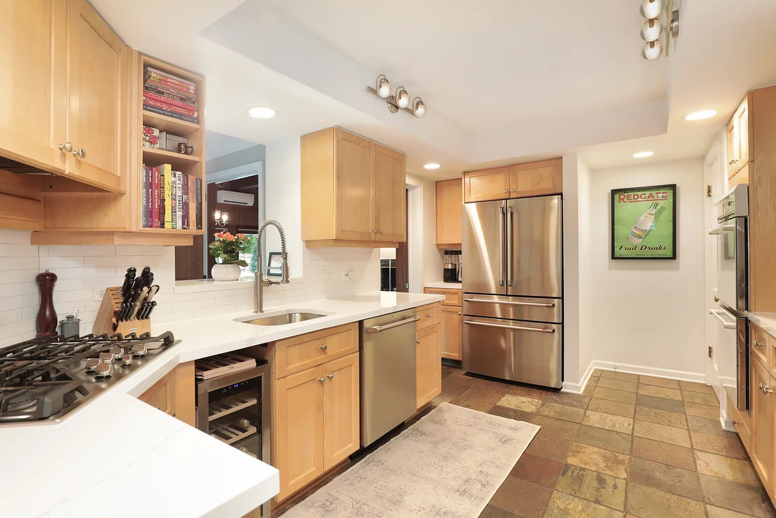 Photo of 1024 Old Elm Place