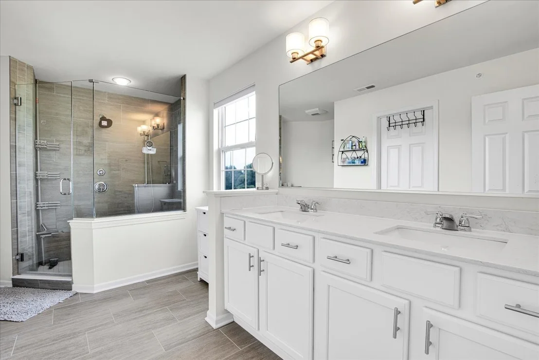 Photo of 2937 Madison Drive