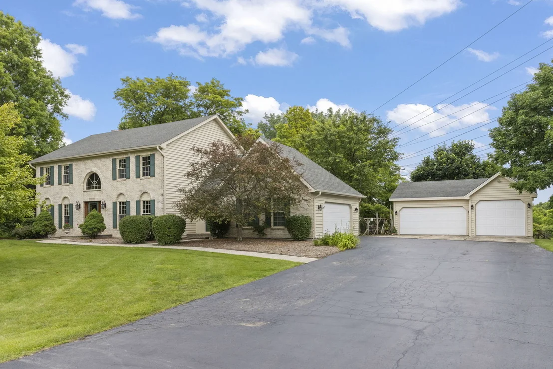 Photo of 8S765 Singletree Lane