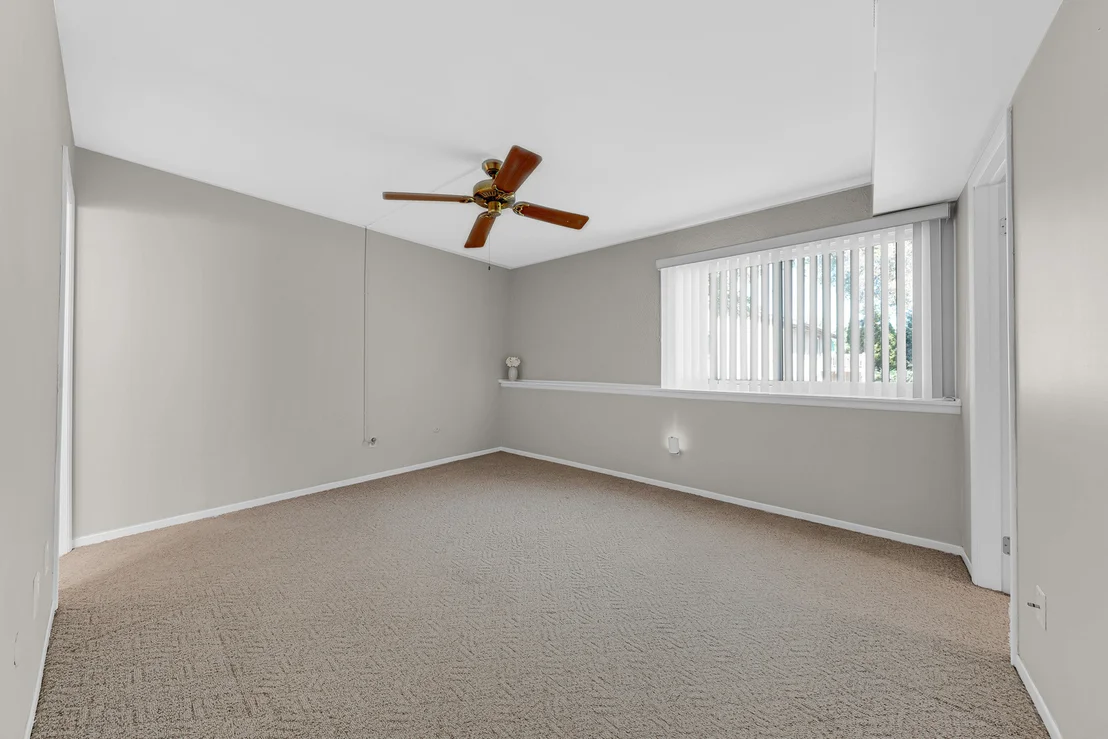 Photo of Unit D at 602 Devonshire Court
