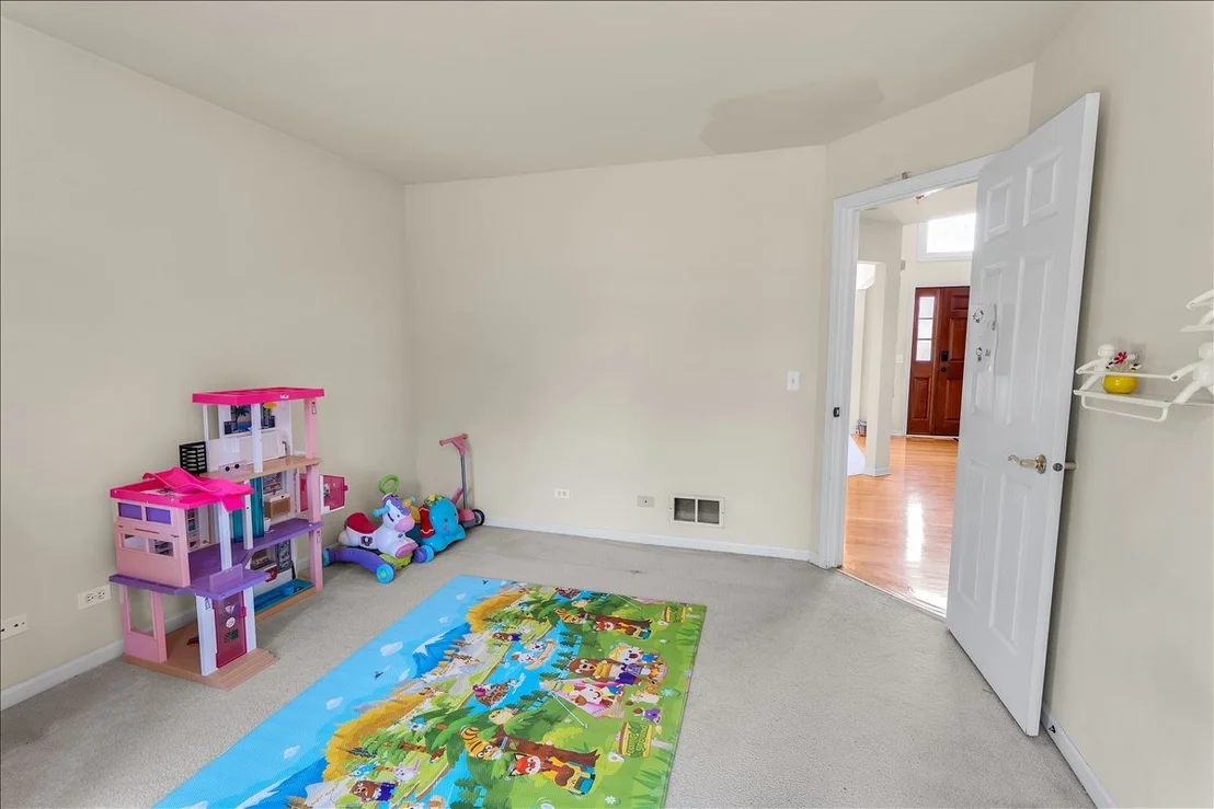 Photo of 1877 Marne Road