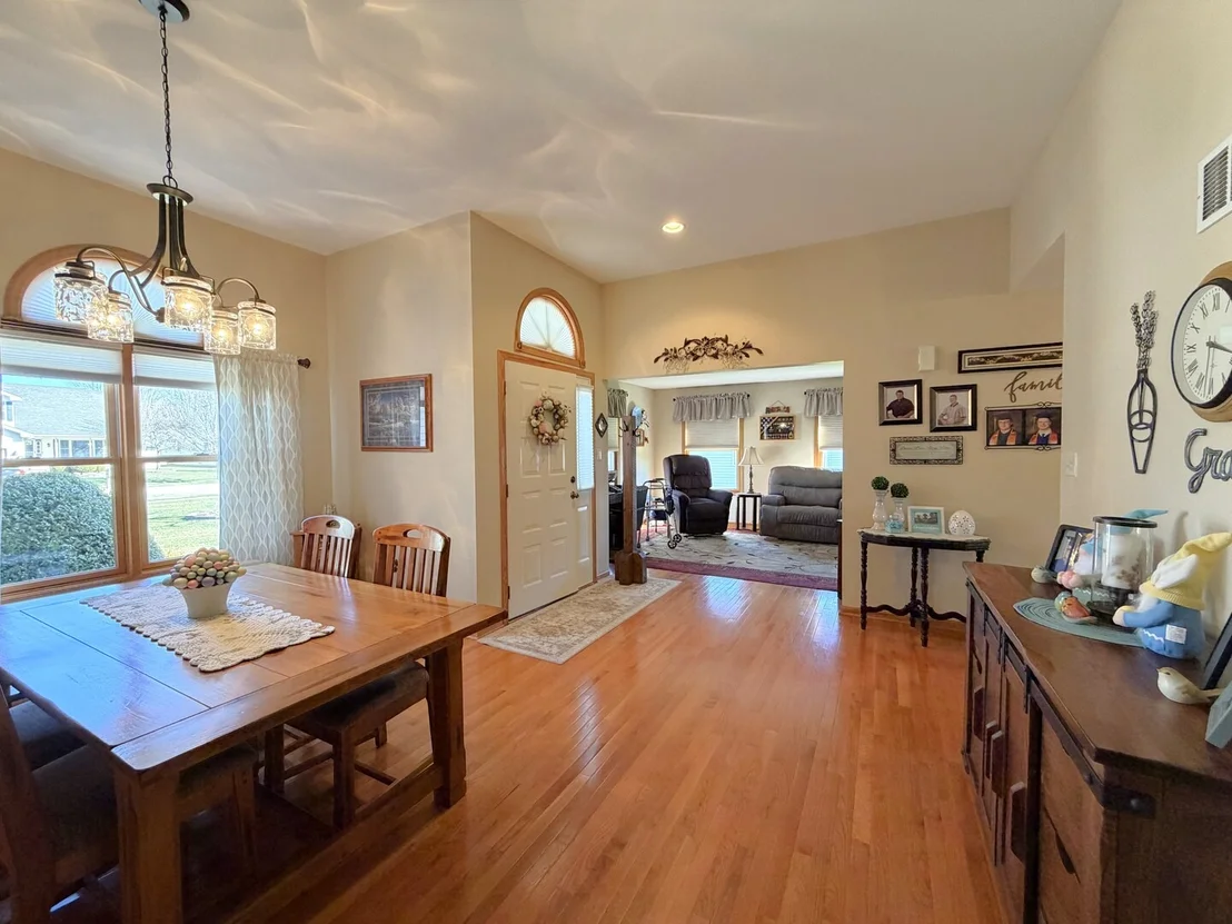 Photo of 1425 Argyle Lane N