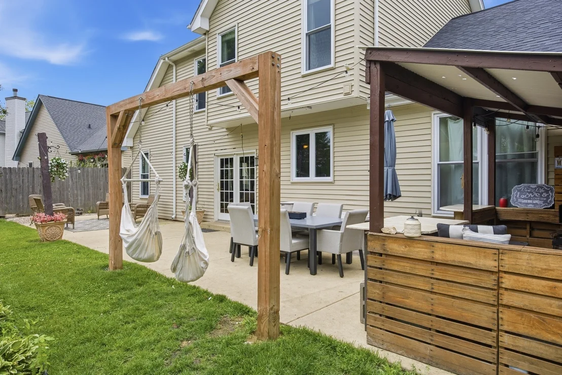 Photo of 2096 Edinburgh Lane