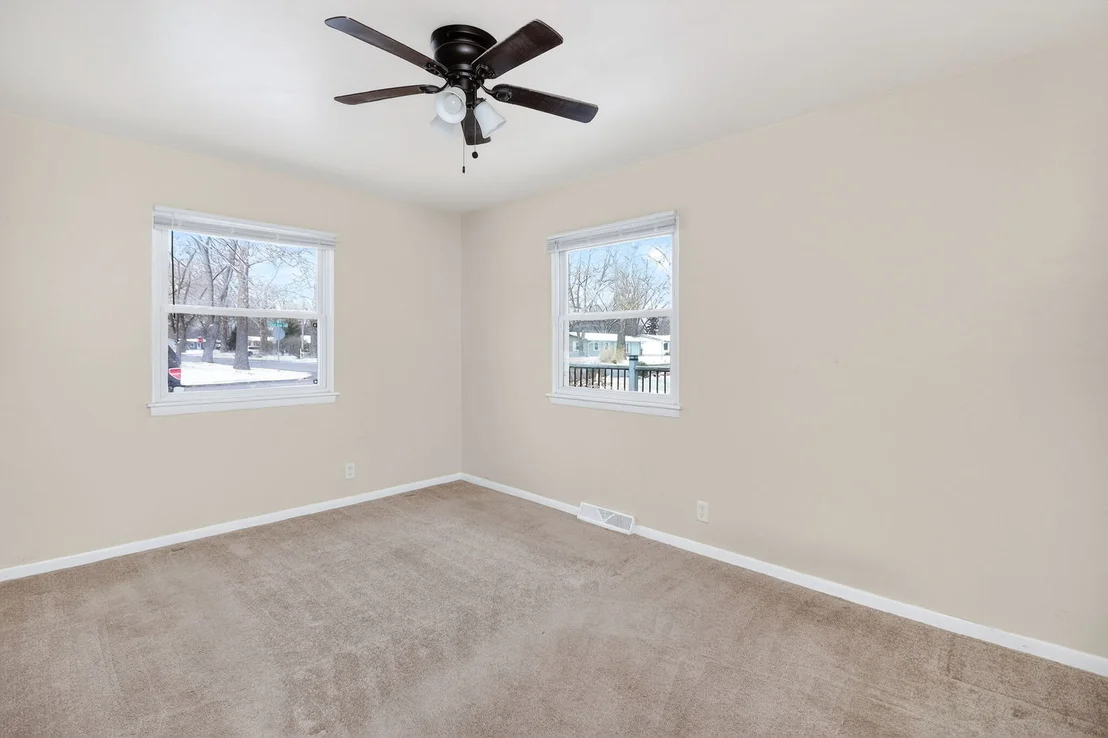 Photo of 86 Circle Drive E