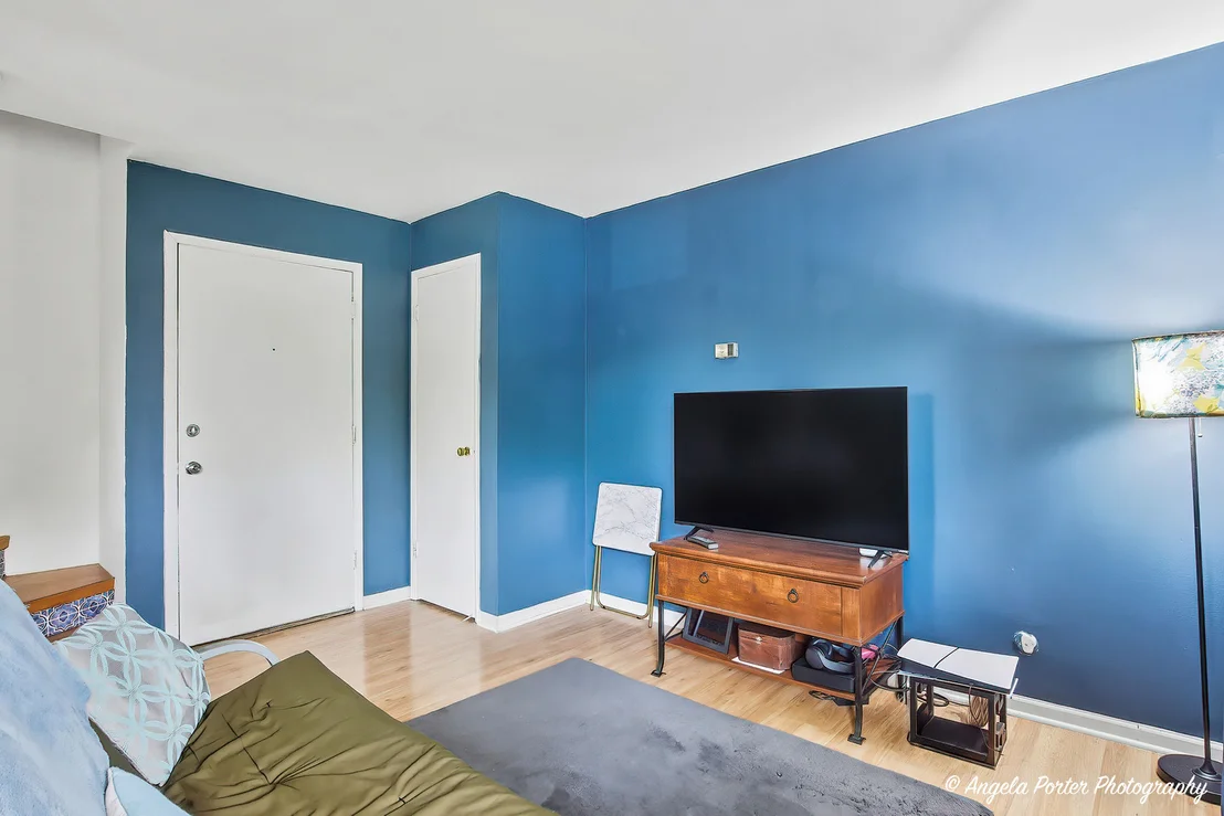 Photo of Unit 3 at 2504 Algonquin Road