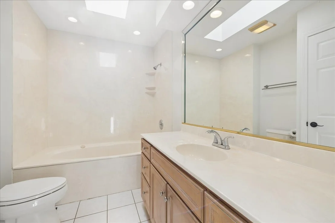 Photo of 4140 Portage Lane