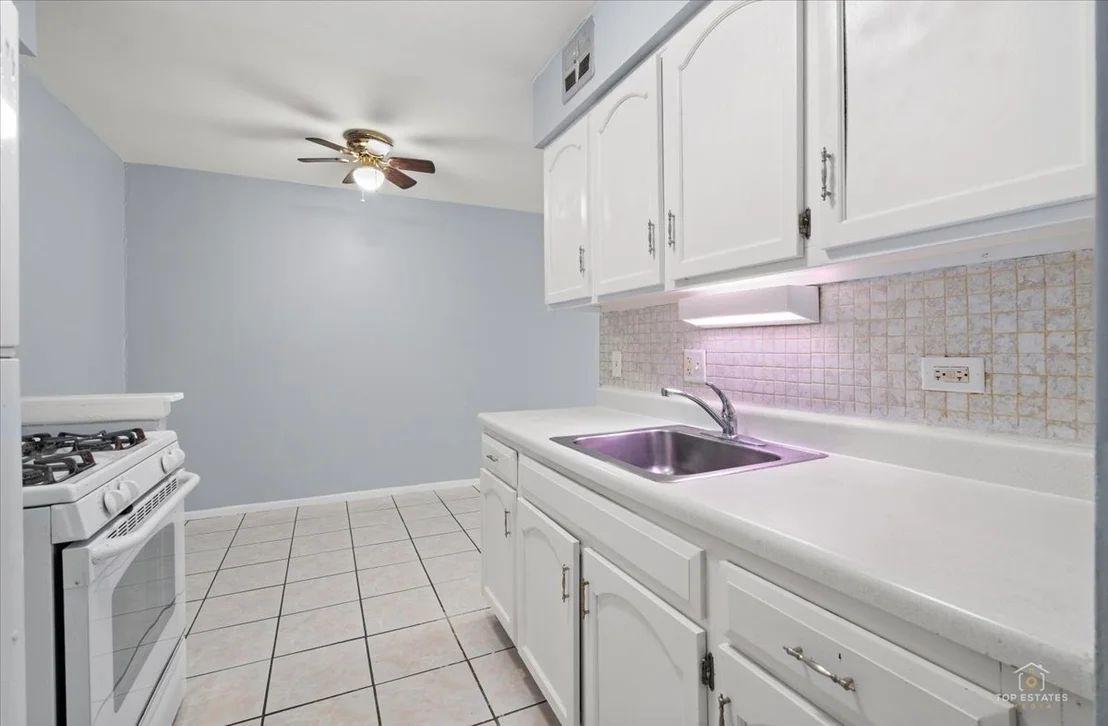 Photo of Unit 306 at 1500 Robin Circle