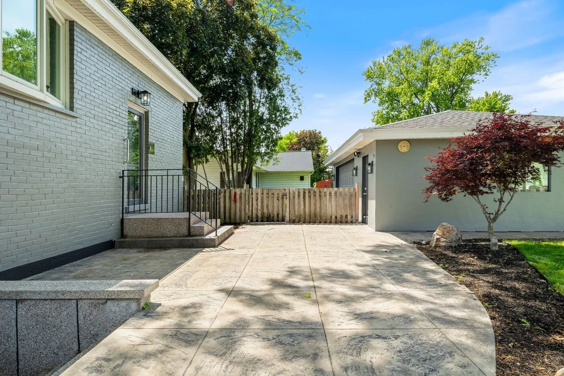 Photo of 564 W Harrison Road