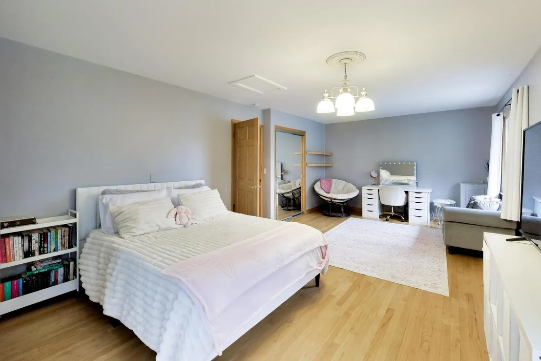 Photo of 801 E Golfview Drive