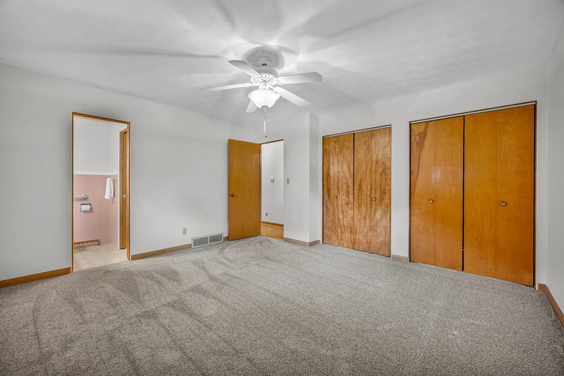Photo of 221 Hillside Lane