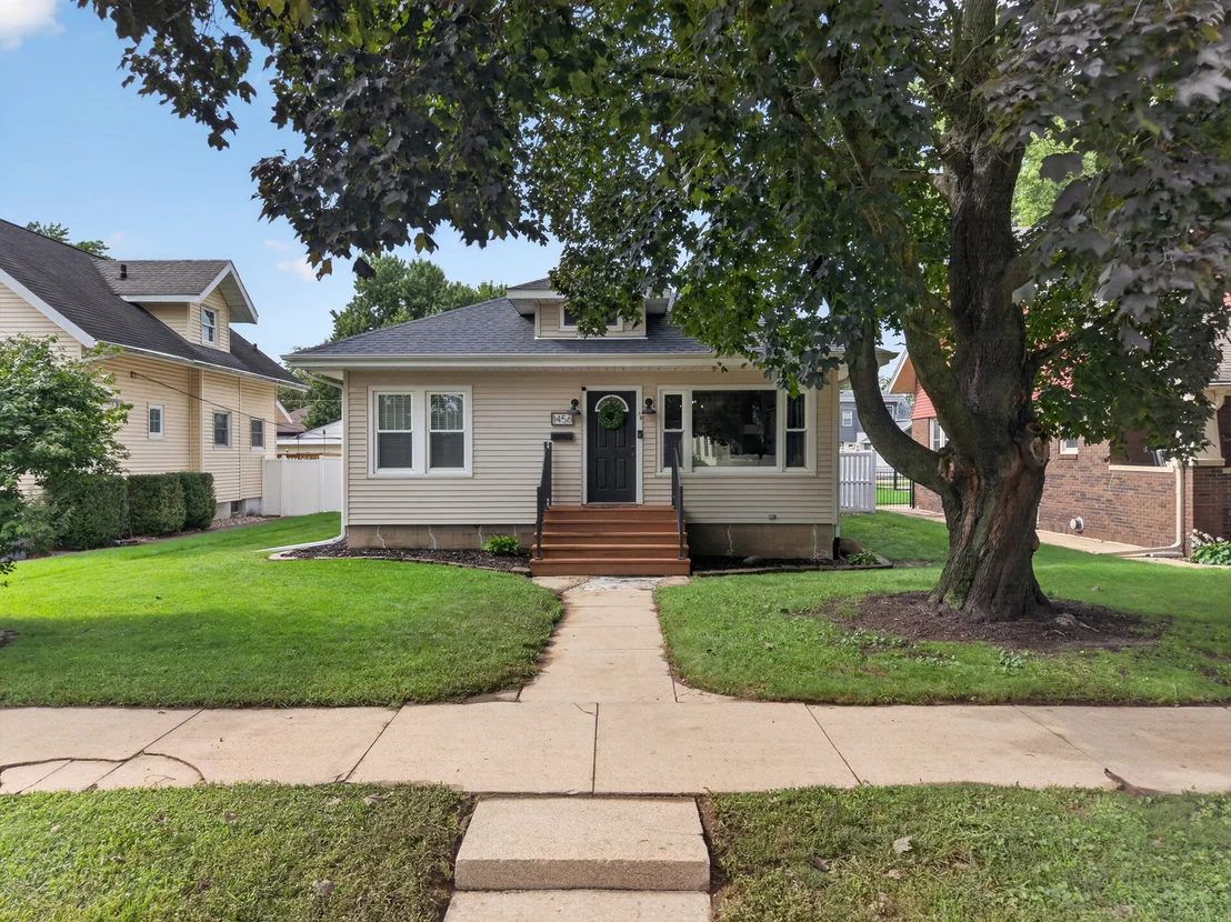 Photo of 1456 Birchlawn Place
