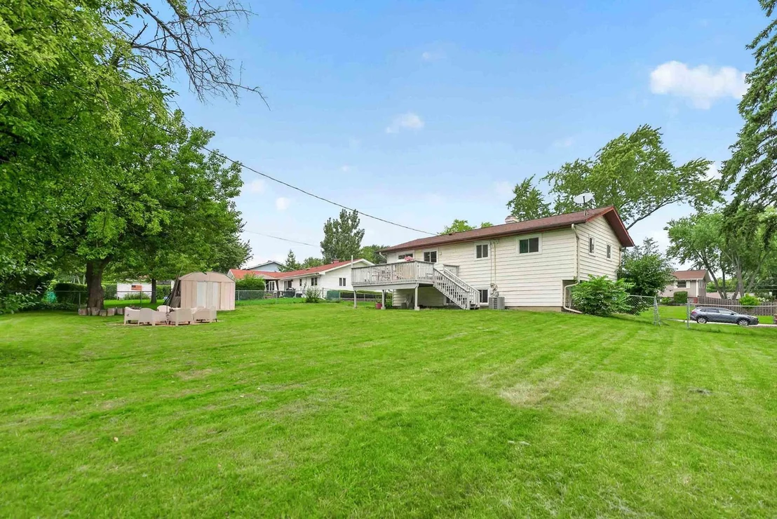 Photo of 535 Edgemont Lane