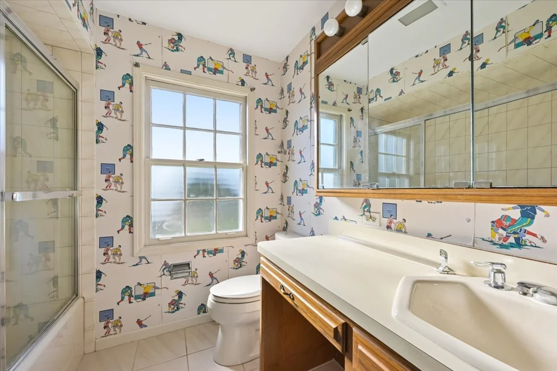 Photo of 937 Sutton Drive