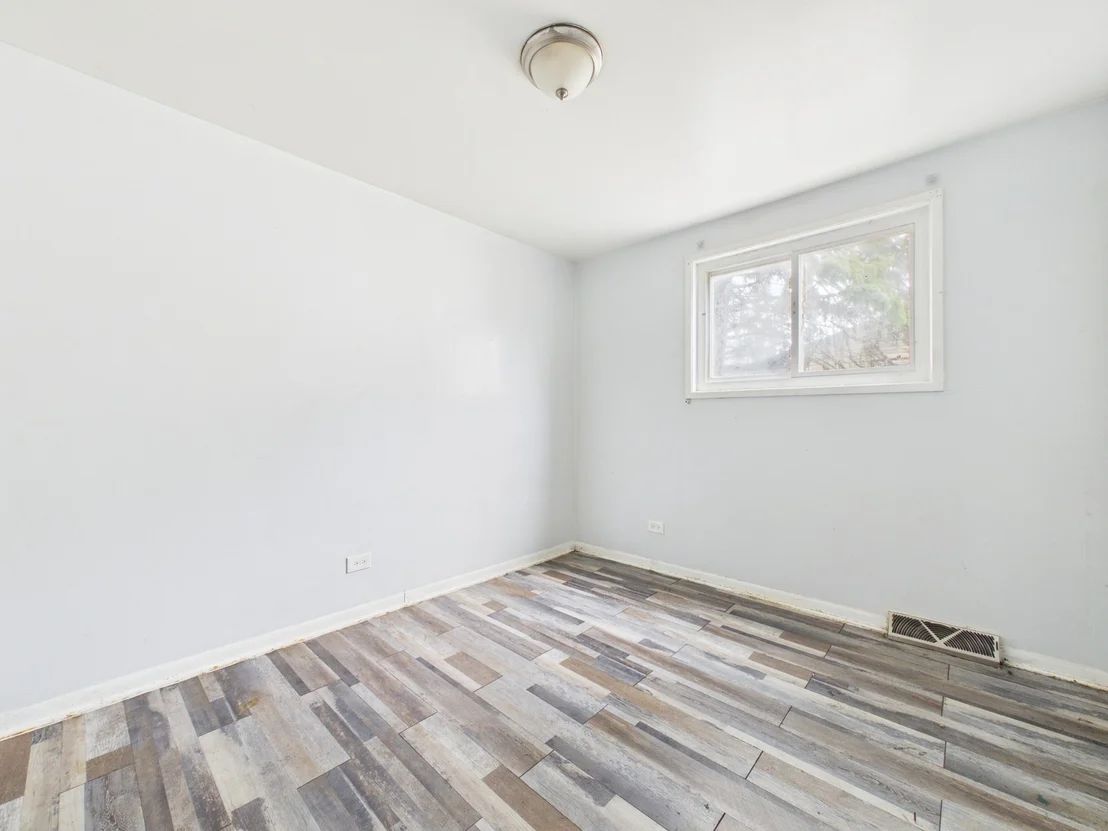Photo of 945 W 115th Place