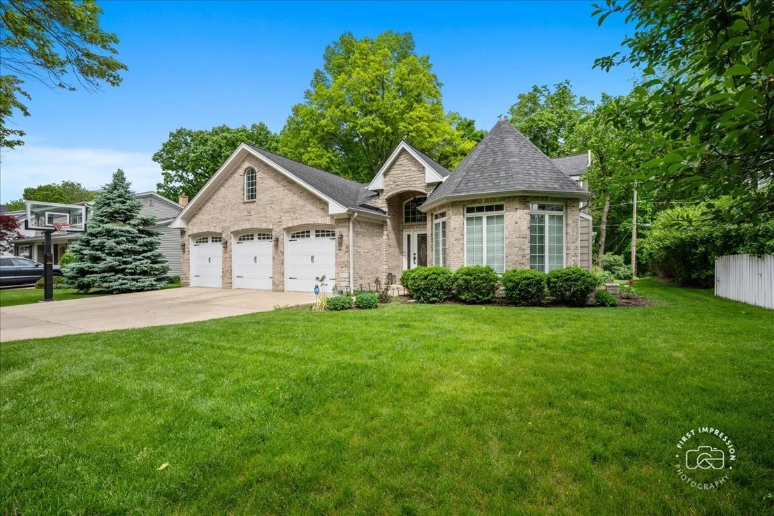 Photo of 1009 Douglas Avenue