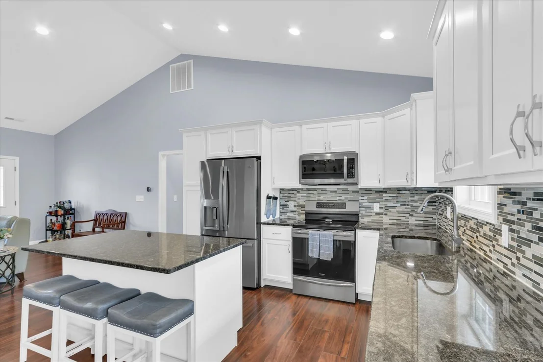 Photo of 1611 E Vernon Drive