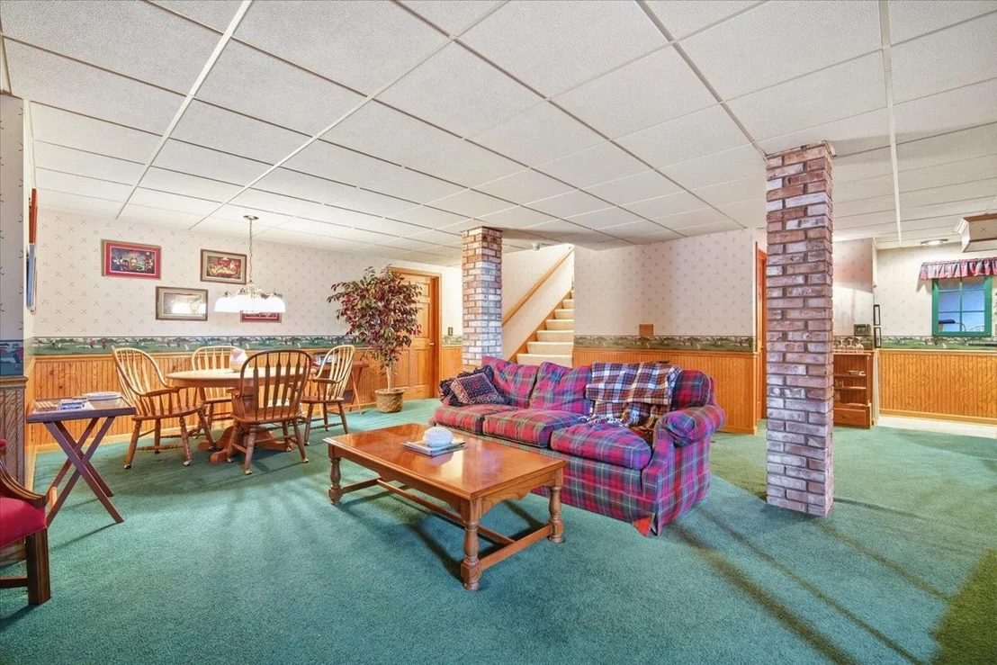 Photo of 2 Breckenridge Drive