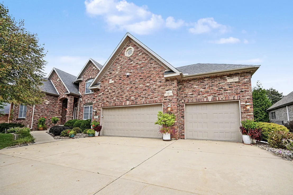 Photo of 18 Stonebrook Court