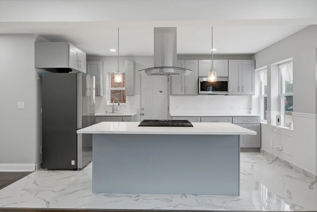 Photo of 433 W 100TH Street