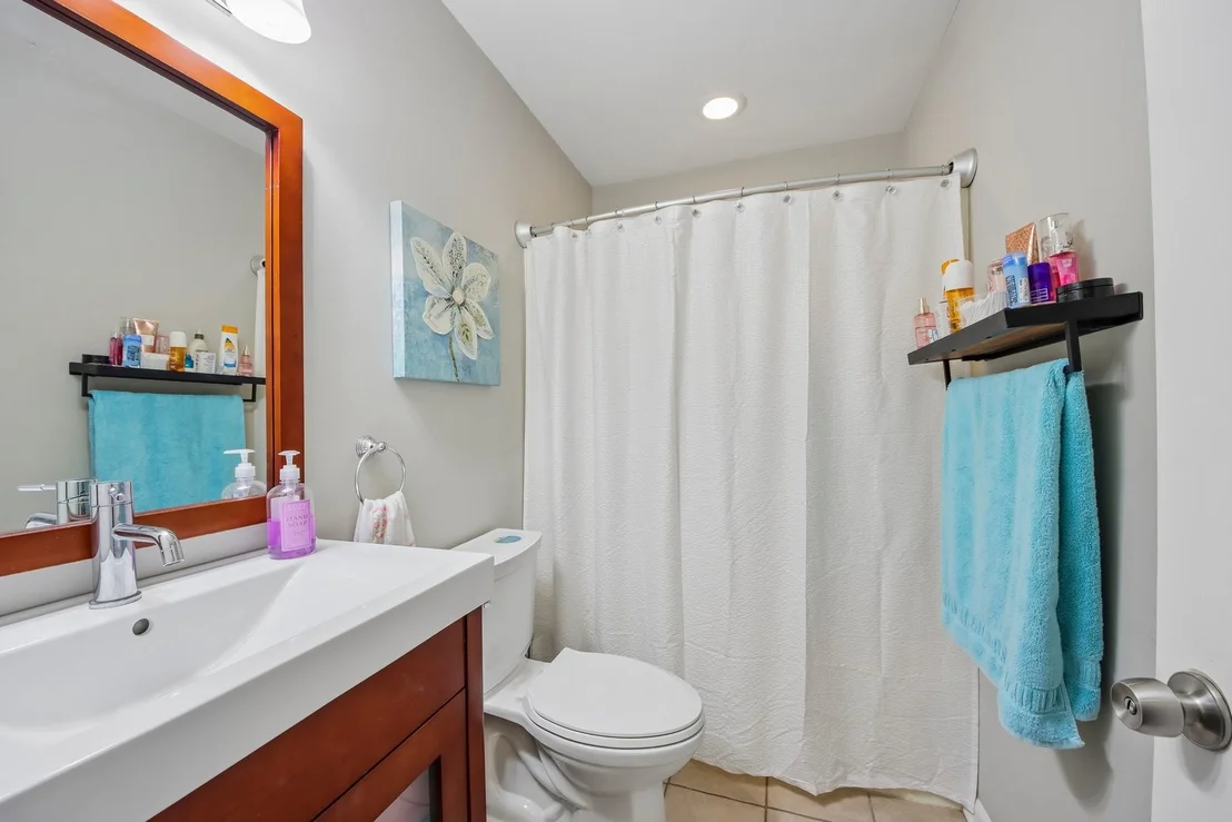 Photo of 736 Glen Way