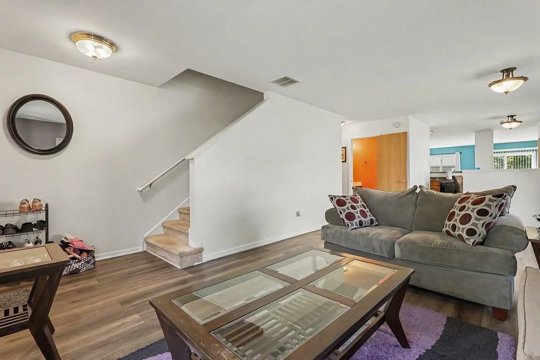 Photo of 2913 Meadowview Lane