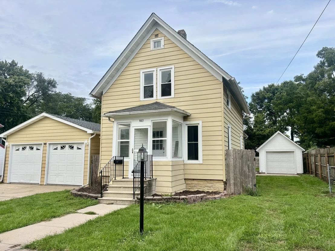 Photo of 817 Chicago Street