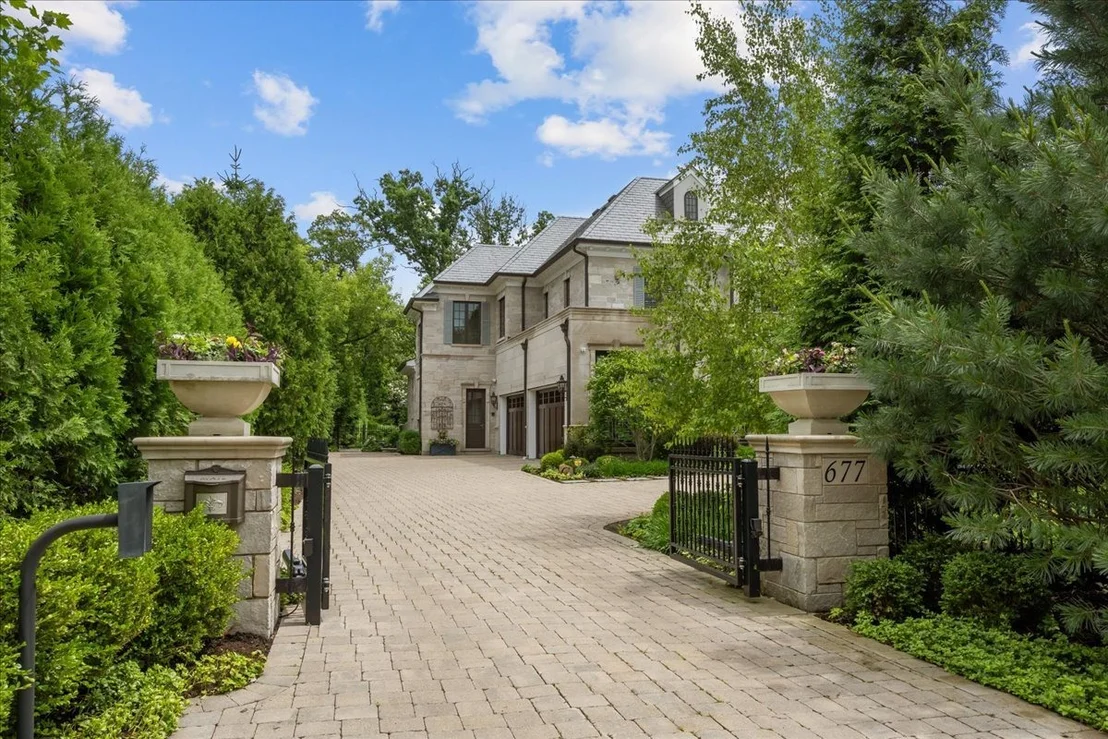 Photo of 677 Sheridan Road