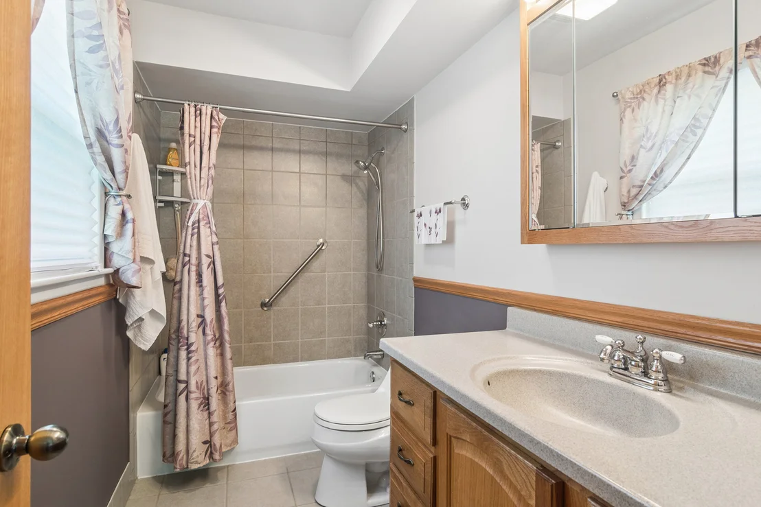 Photo of 1600 E Linden Lane