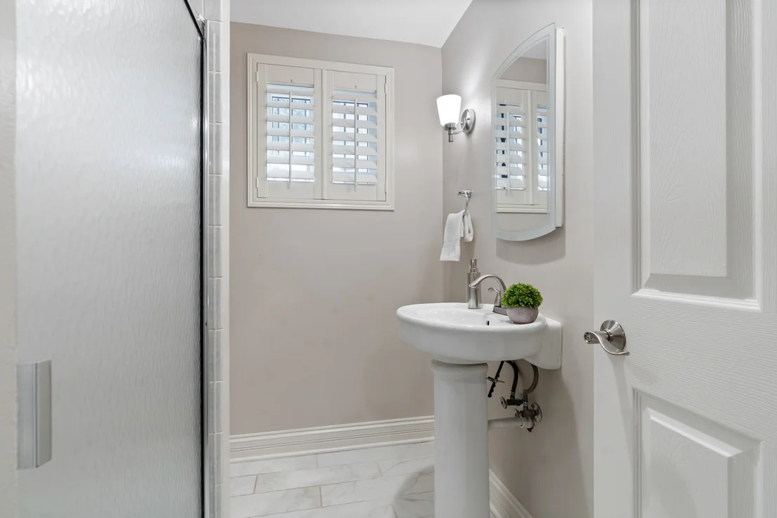 Photo of 119 W Delaware Place