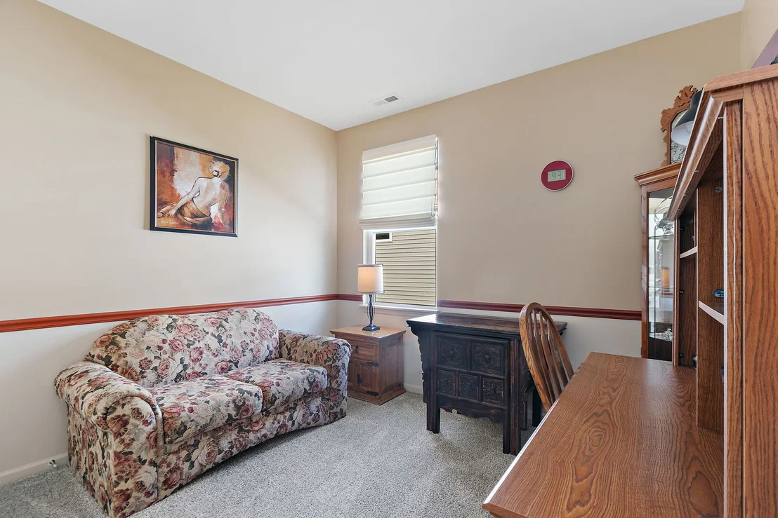 Photo of 979 Crestview Lane