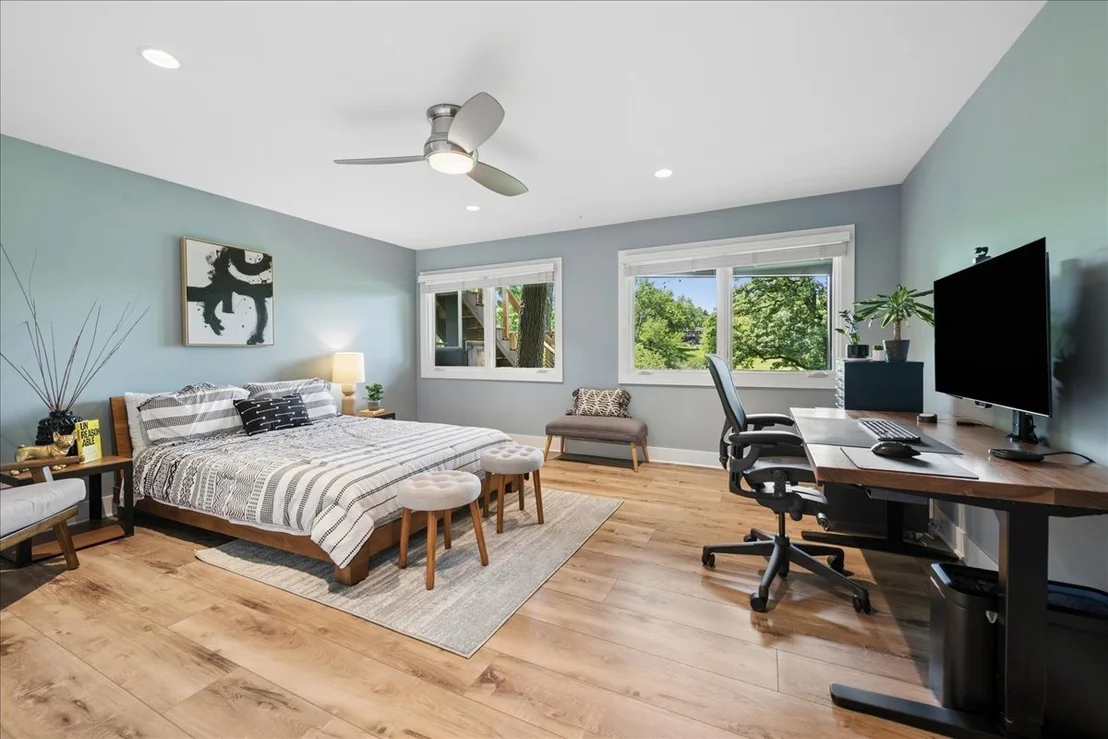 Photo of 83 Lakeview Parkway