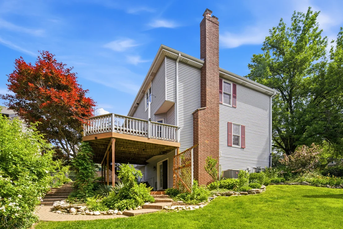 Photo of 260 Hillhurst Drive