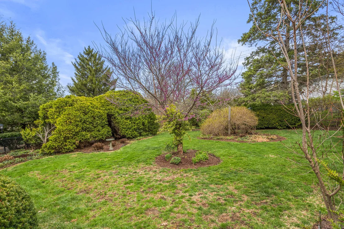 Photo of 1420 Mayfair Road