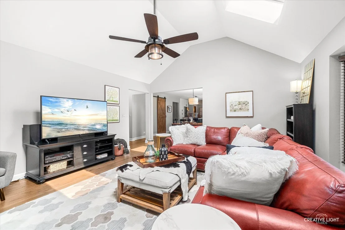 Photo of 1N055 Coventry Drive