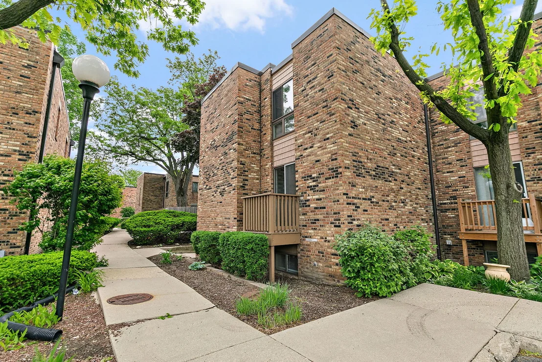Photo of 2013 Post Oak Place