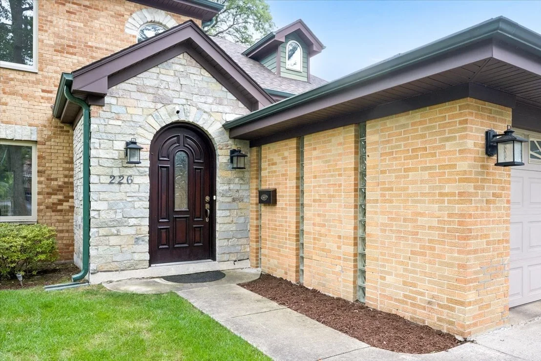 Photo of 226 SUNSET Drive
