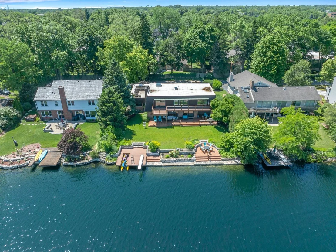 Photo of 2036 Valley Lo Lane