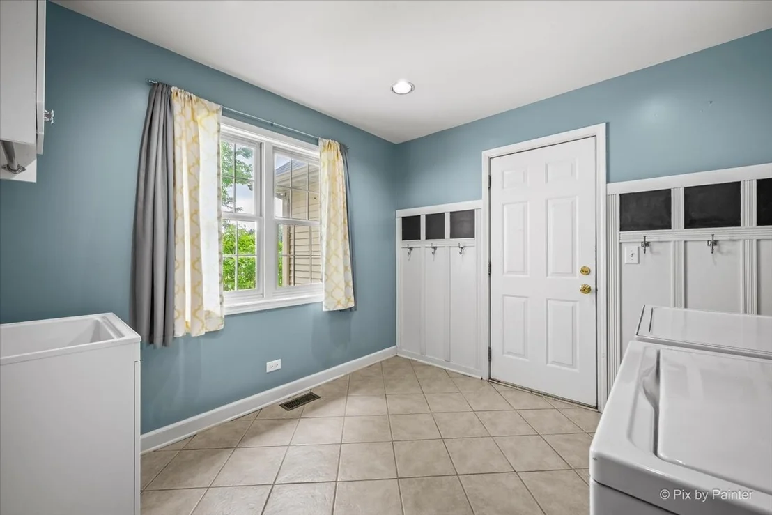 Photo of 810 Woodridge Trail