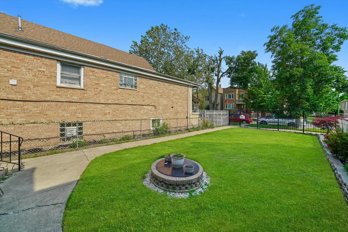 Photo of 5512 W WRIGHTWOOD Avenue
