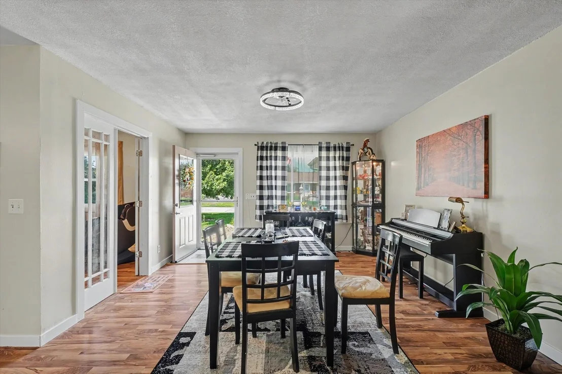 Photo of 1044 Pinecrest Drive