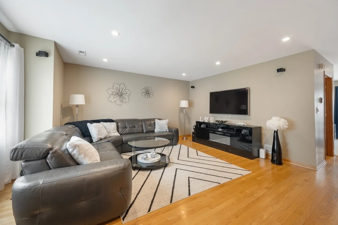Photo of 702 Windsor Lane