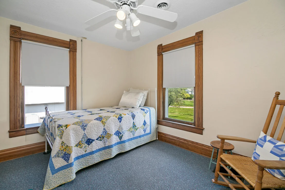 Photo of 125 W 1st Avenue