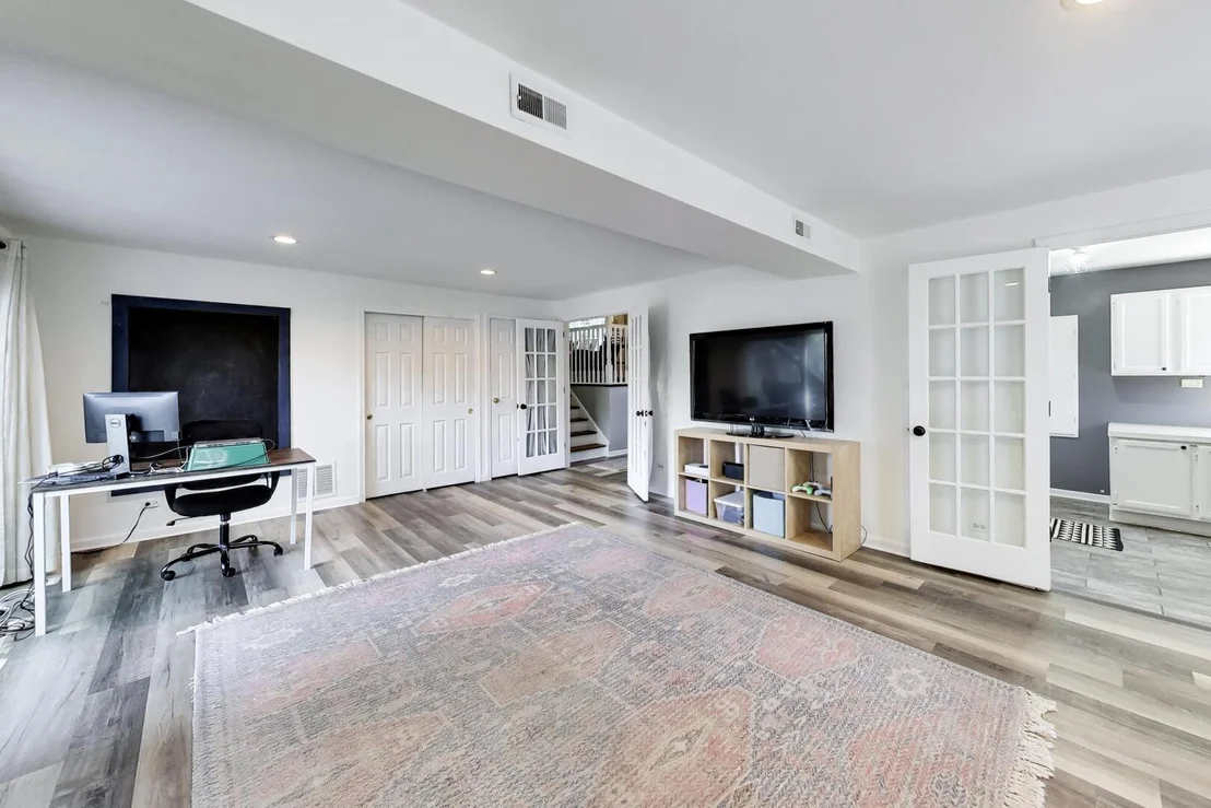 Photo of 142 N Cady Drive