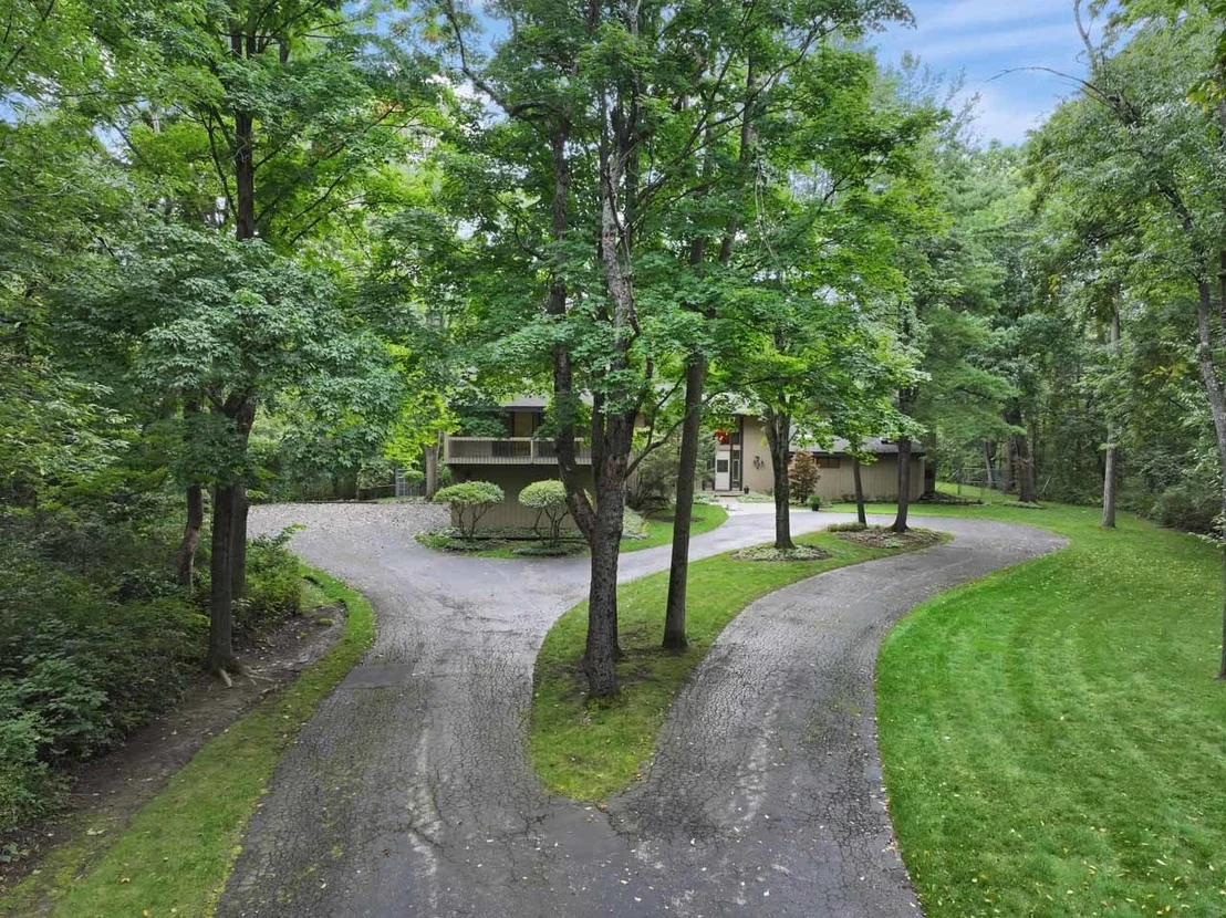 Photo of 560 Thornmeadow Road