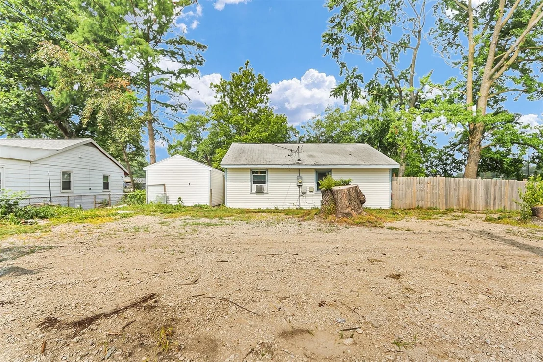 Photo of 1408 Hedge Road